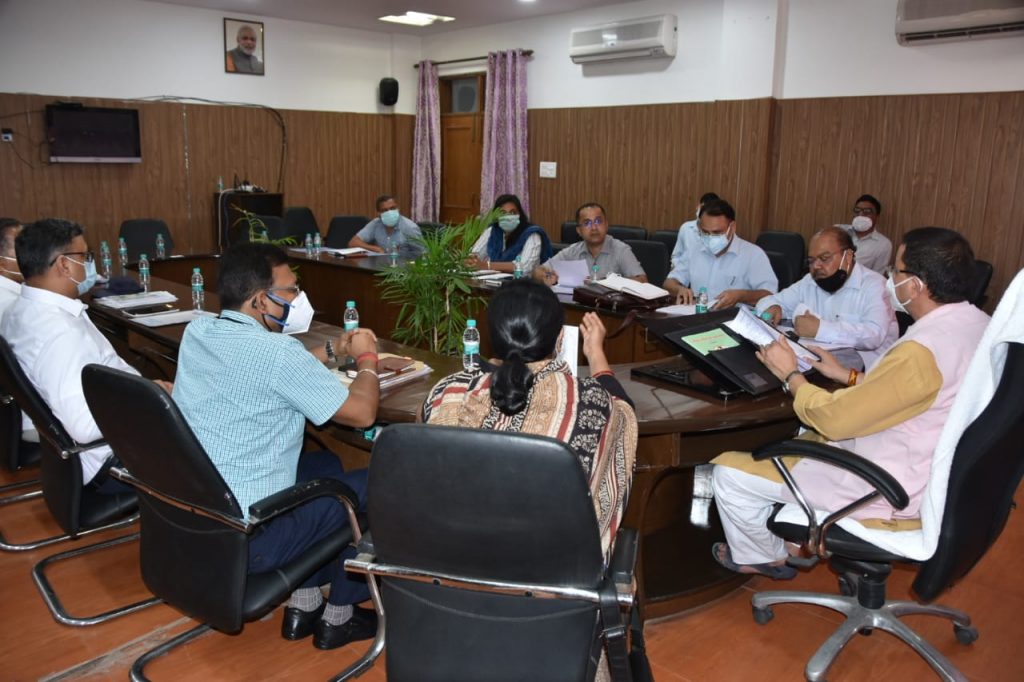 युवा CM पुष्कर धामी की युवाओं को सौगात, उत्तराखंड में जल्द शुरू होगी खाली पदों पर भर्ती प्रक्रिया, कैबिनेट में आएगा आयु सीमा में 1 साल छूट का प्रस्ताव