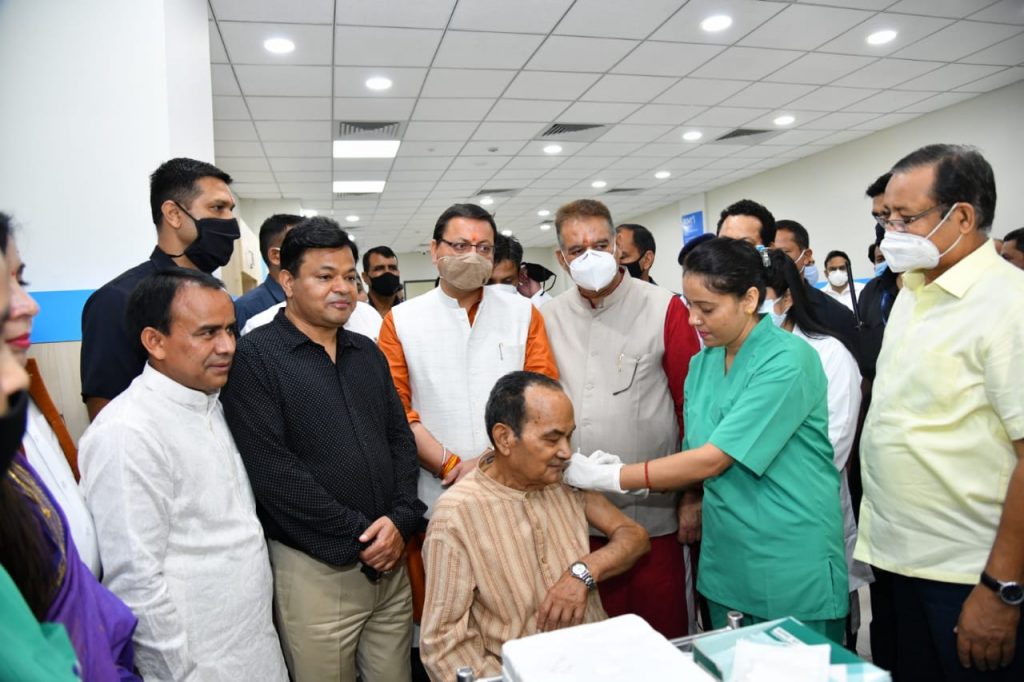 उत्तराखंड में स्पूतनिक वैक्सीन का हुआ शुभारंभ, 100 लोगों को लगाई गई वैक्सीन