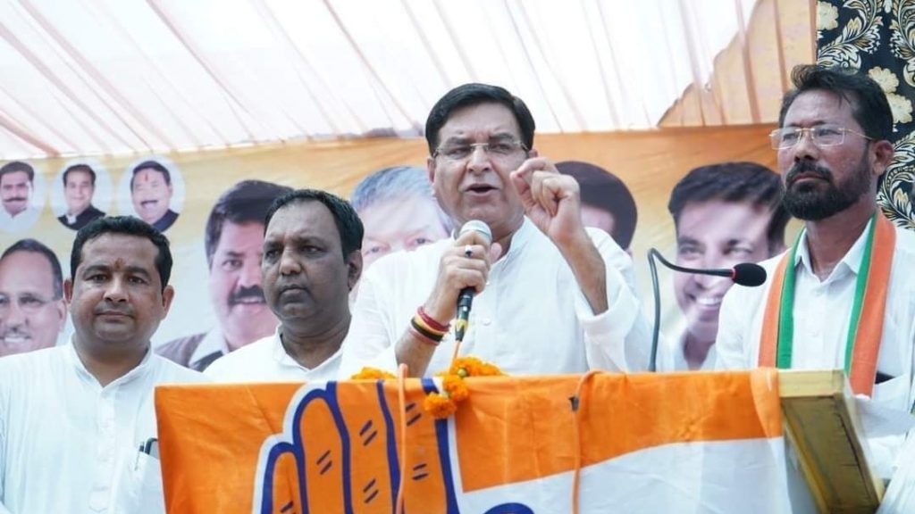 हाथ में तलवार खटीमा से प्रीतम सिंह की भाजपा को ललकार, बहुत हुआ जनता पर अत्याचार, अबकी बार कांग्रेस की सरकार