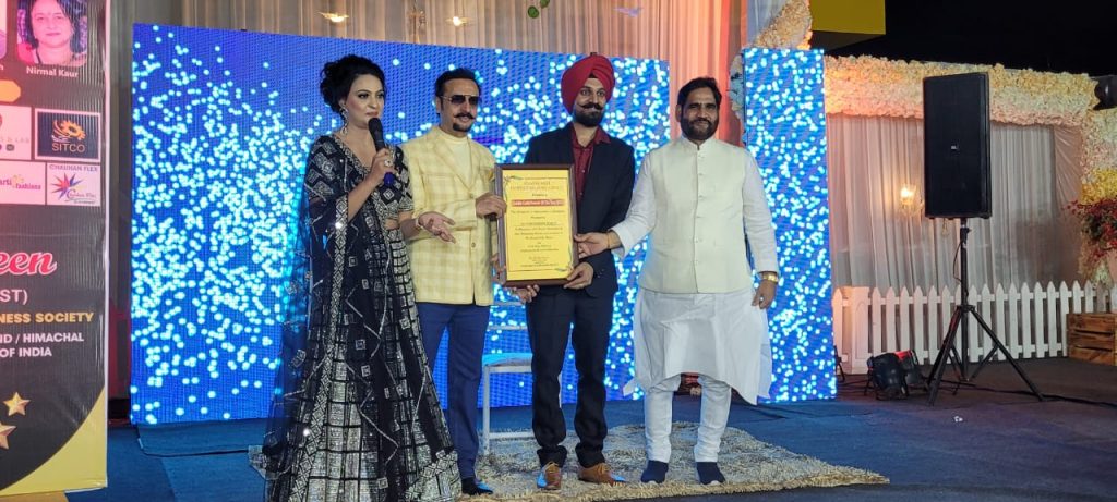फिल्मों के खलनायक गुलशन ग्रोवर ने जीता दूनवासियों का दिल