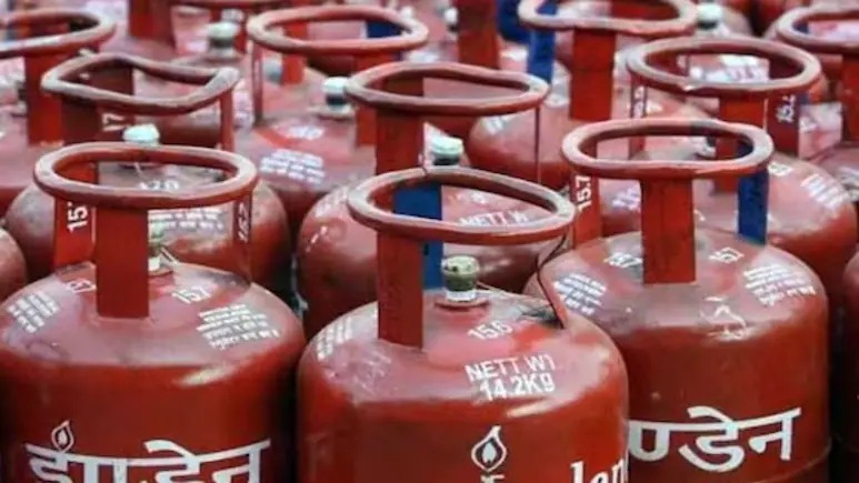 LPG बुकिंग पर बड़ा झटका: नए नियमों से बढ़ी मुश्किलें, सिलेंडर के लिए अब करना होगा और लंबा इंतजार