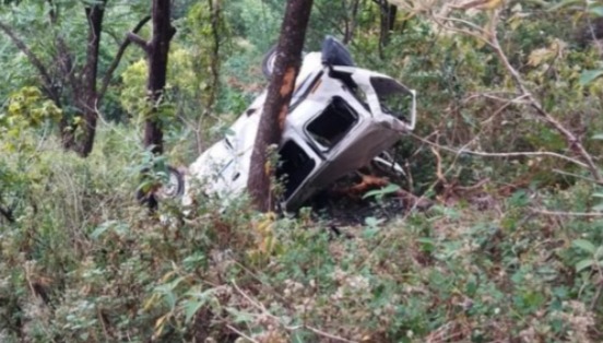 दर्दनाक हादसा: 250 मीटर गहरी खाई में गिरी कार, 3 युवकों की दर्दनाक मौत